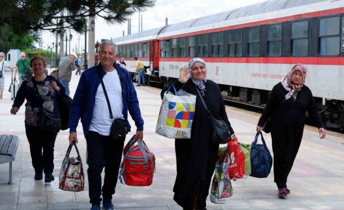 Akın akın gelen gurbetçiler, “Türkiye’yi kıskanıyorlar, Almanya da çok pahalı”