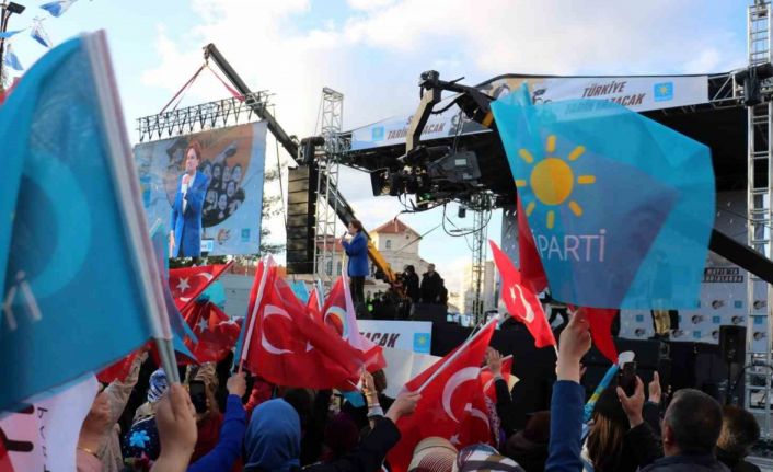 Akşener: "2 yıl içerisinde tüm Suriyelileri ülkelerine geri göndereceğiz”