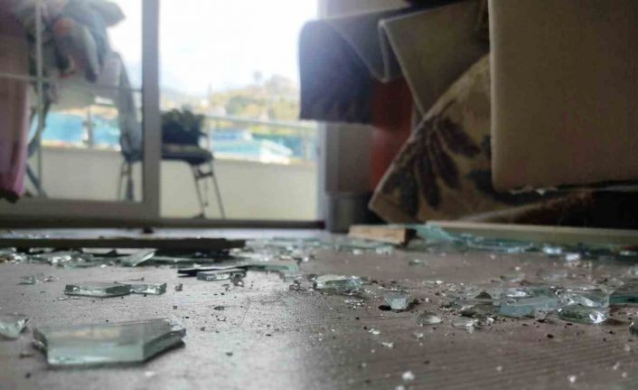 Anamur’daki hortum evleri savaş alanına çevirdi