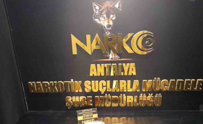 Antalya’da 5 kilo 272 gram esrar, 19 bin 881 adet extacy hap ele geçirildi
