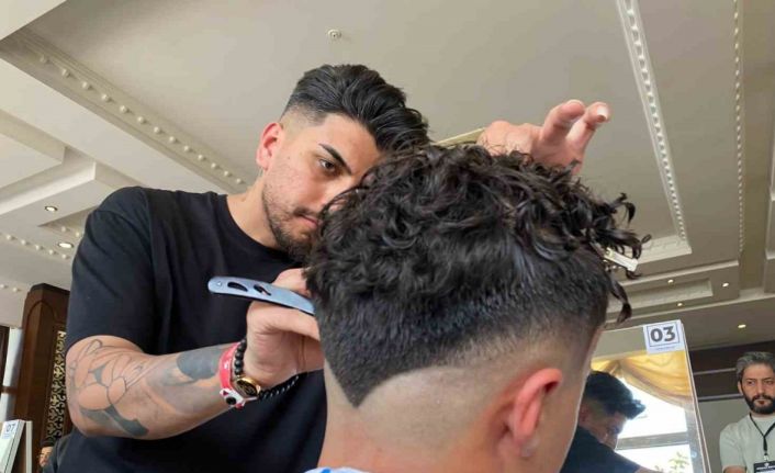 Antalya’da kuaförler 100 bin lira ödül için ter döktü