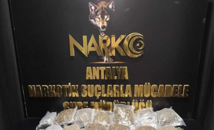 Antalya’da Nisan ayında 16 kilogram esrar, 19 kilogram skunk ele geçirildi