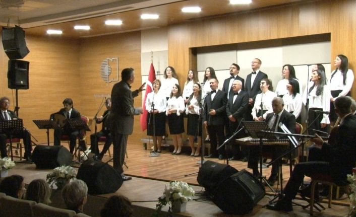Atılım Üniversitesi Türk Sanat Müziği Korosu “Saz ile Söz Aşkı” konserini gerçekleştirdi