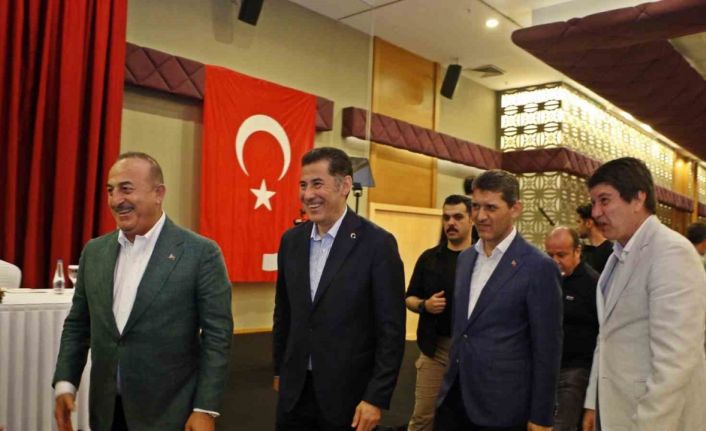 Bakan Çavuşoğlu: “(Kılıçdaroğlu) Her gün video yayınlıyor, psikolojisi bozulmuş, agresifleşmiş”