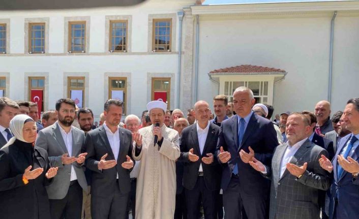 Bakan Soylu ve Bakan Ersoy restorasyonu tamamlanan Tevfikiye Camii’yi açtı