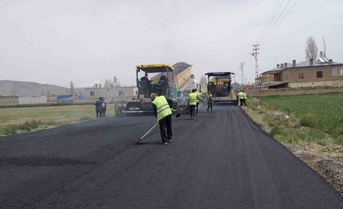 Başkan Büyükkılıç verdiği sözü tuttu: Akmescit’te 4 milyon TL’lik asfalt çalışması yapılıyor