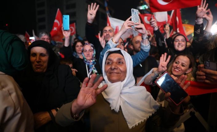 Başkan Talus: "Bu zafer, eşi benzeri olmayan bir başarı olarak tarihe geçti"