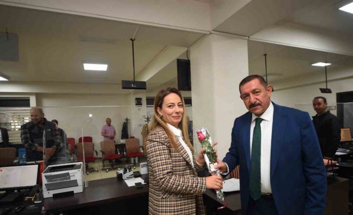 Başkan Vidinlioğlu, belediye personelinin Anneler Günü’nü kutladı