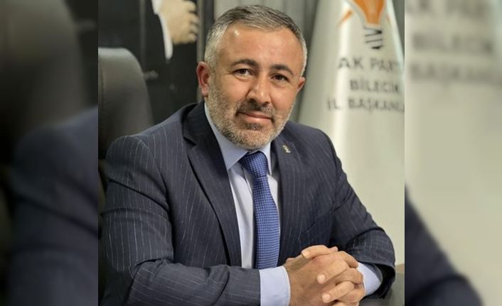 Bilecik’te AK Parti ile CHP arasındaki bayrak ve pankart asma tartışması devam ediyor