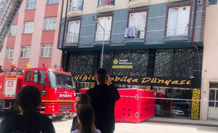 Bilecik’te intihara teşebbüs eden şahsı görenler hemen canlı yayın açtı