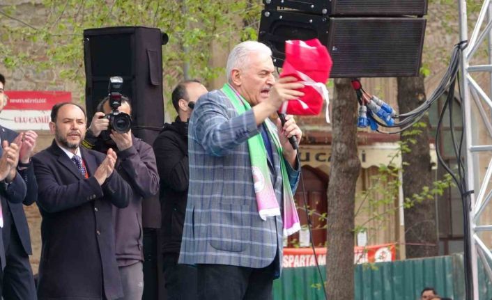 Binali Yıldırım: "Terör örgütünü tekrar başımızın belası yapmak isteyenlere dünyayı zindan edeceğiz"