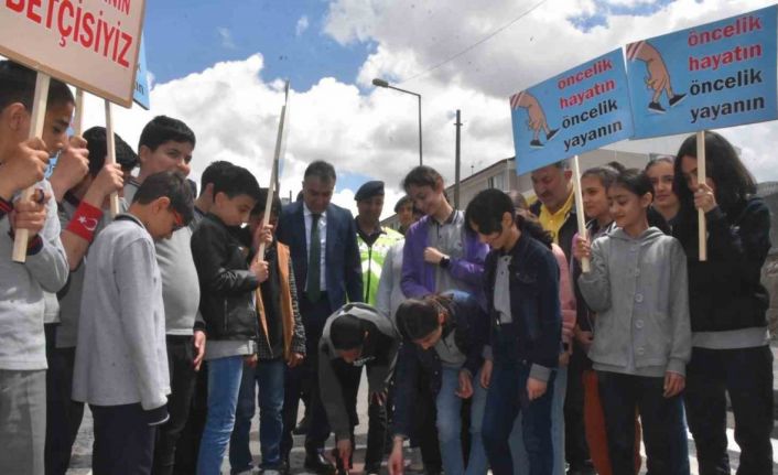 Bitlis’te Karayolu Güvenliği ve Trafik Haftası kutlandı