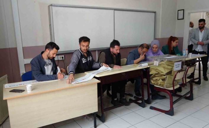 Bitlis’te oy kullanma işlemi sona erdi