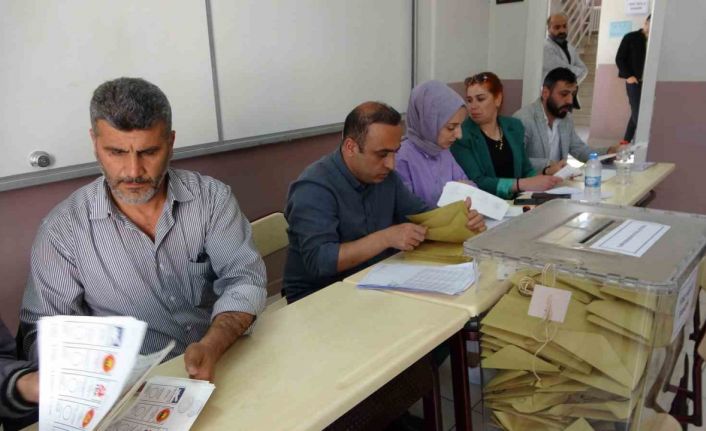 Bitlis’te yapılan seçimlerde iki parti meclise girdi