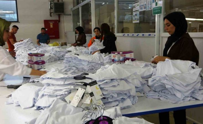 Bitlis’teki 60 tekstil fabrikasında 13 bin kişi istihdam ediliyor
