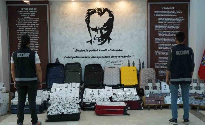 Bulgaristan’dan valizlerle getirilen 4 milyon liralık kaçak elektronik sigara ele geçirildi: 7 şüpheliye gözaltı