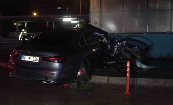 Bursa’da kontrolden çıkan araç hurdaya döndü: 3 ölü, 1 ağır yaralı