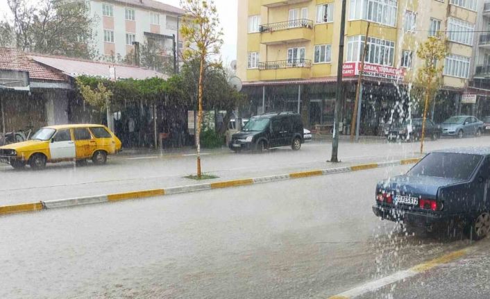 Çameli’nin ardından Kale’yi vuran dolunun verdiği zarar araştırılıyor