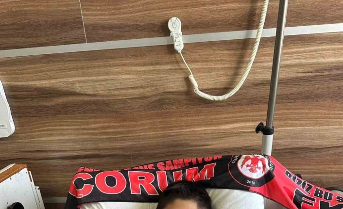 Çorum FK’nın şampiyonluk maçına gitmek isteyen küçük taraftara araç çarptı