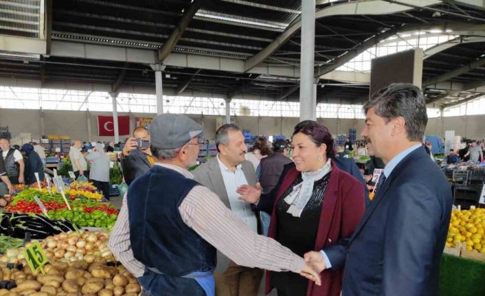 Cumhur İttifakı Kırşehir’de esnaf gezdi