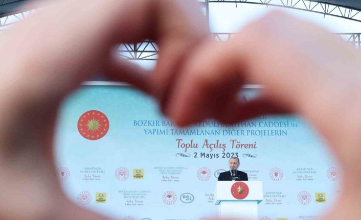 Cumhurbaşkanı Erdoğan: "21 yıldır gece gündüz demeden tüm Türkiye’ye aşkla hizmet ediyoruz"