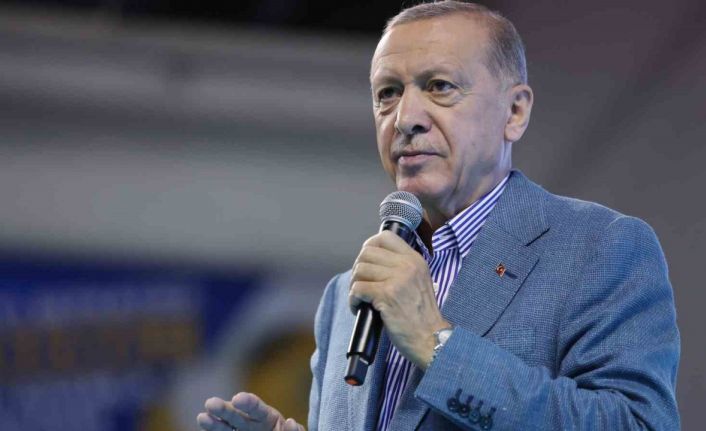 Cumhurbaşkanı Erdoğan “ Milletimiz iktidara giden yolu, milli irade yerine Kandil’de ve Pensilvanya’da arayanlara kırmızı kart göstermiştir”