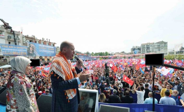 Cumhurbaşkanı Erdoğan: "Oyumuzu ya eser siyasetinden ya da yıkım siyasetinden yana kullanacağız"