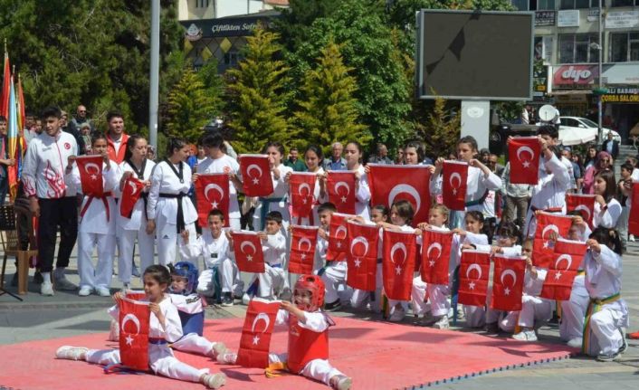 Develi’de 19 Mayıs kutlamaları renkli görüntülere sahne oldu