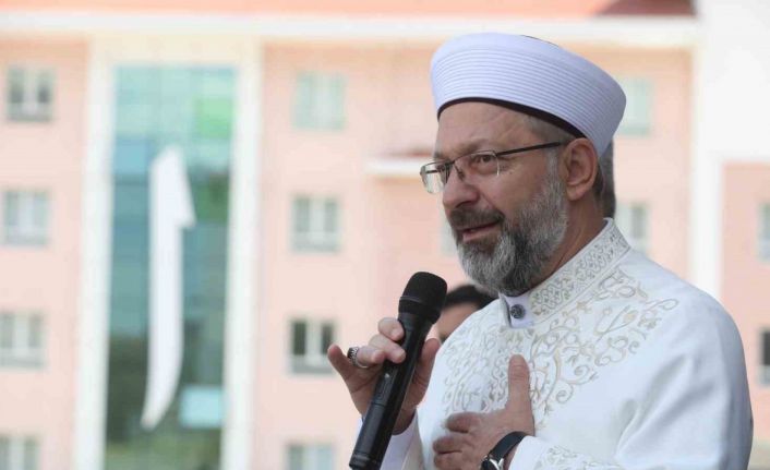 Diyanet İşleri Başkanı Erbaş: "İmam hatiplerin amacı vatanını, milletini seven nesiller yetiştirmek"
