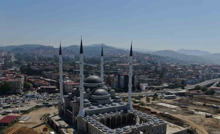 Doğu Karadeniz’in en büyük cami ve külliyesinin 2024 yılı Ramazan ayında açılması planlanıyor