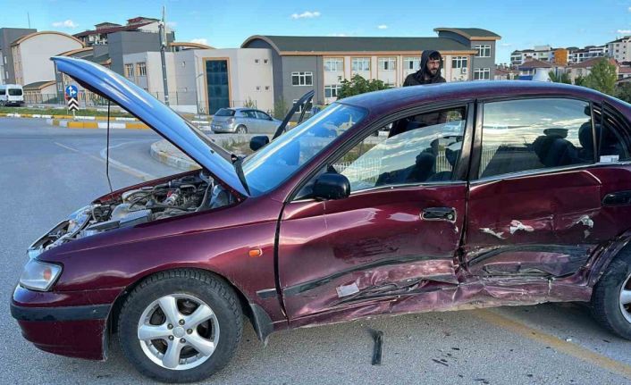 Elazığ’da zincirleme trafik kazası: 3 yaralı