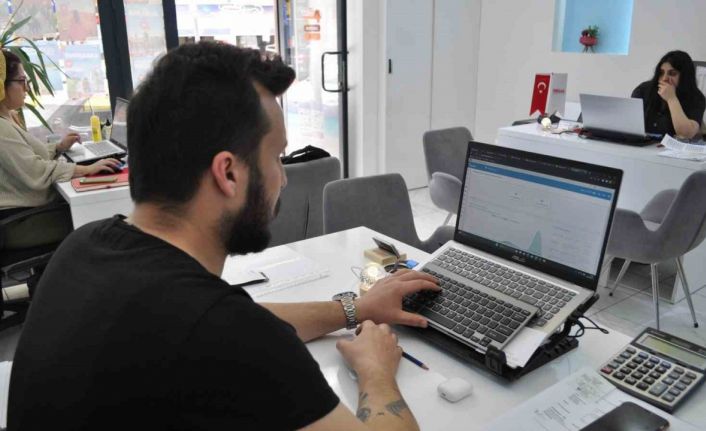 Eskişehir’de 19 Mayıs tatilini hafta sonuyla birleştirenlerin tercihi Akdeniz oluyor