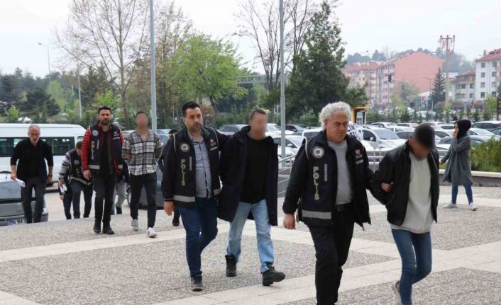 Esnaftan haraç aldığı iddiasıyla adliyeye sevk edilen zanlıların cezası belli oldu