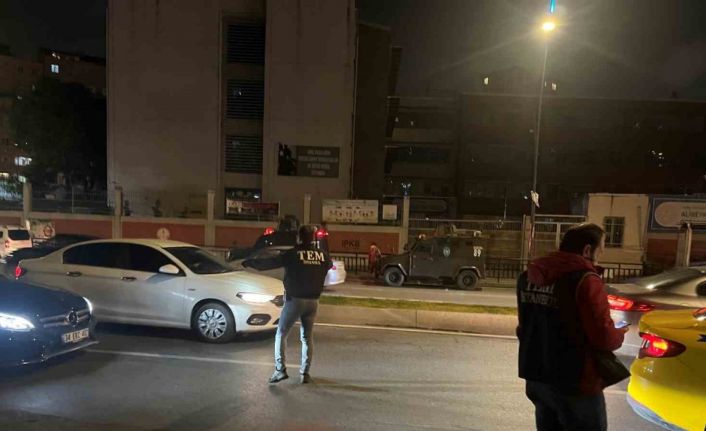 Eyüpsultan’da asayiş uygulaması: Araçlar tek tek arandı, sürücülere GBT kontrolü yapıldı