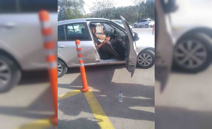 Eyüpsultan’da yol verme kavgası kamerada: Taksiciyle arkadaşları, sürücü adayı ve hocasını tekme tokat dövdü