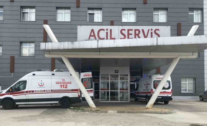 Fabrikada üzerine demir düşen işçi yaralandı