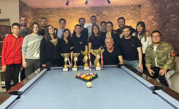 Gençler bilardoda istekaları konuşturdu