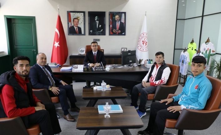 Gençlik Spor il Müdürü Din, sporcularla bir araya geldi