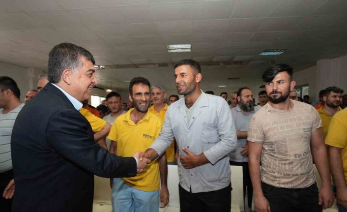 Gül ile Fadıloğlu, işçileri ve esnafla bir araya gelerek sorunlarını dinledi