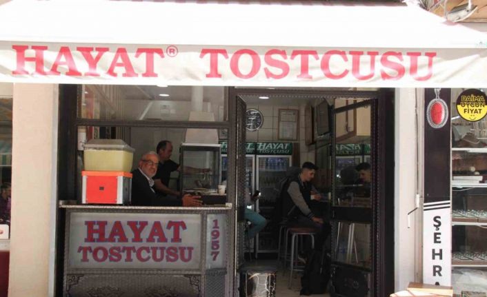 "Hayat" markasını hatıra diye sakladıkları evraklar korudu
