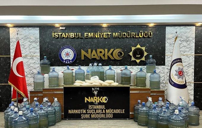 İçişleri Bakanı Soylu: “Büyükçekmece’de 780 kilo sıvı kristal metamfetamin ele geçirildi”