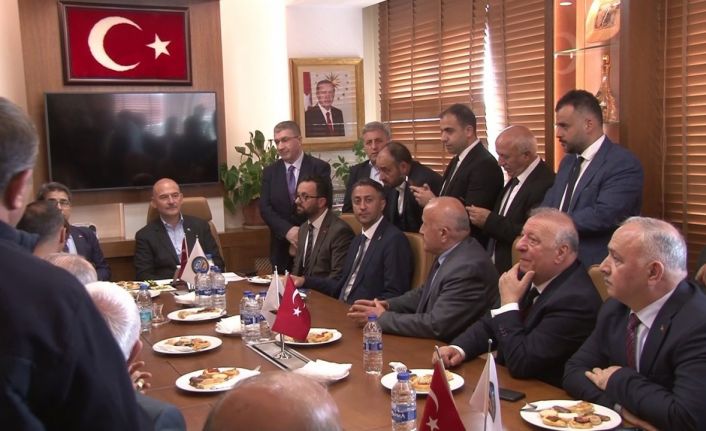 İçişleri Bakanı Süleyman Soylu, Bakırköy’de esnaf ve sanatkarlarla bir araya geldi