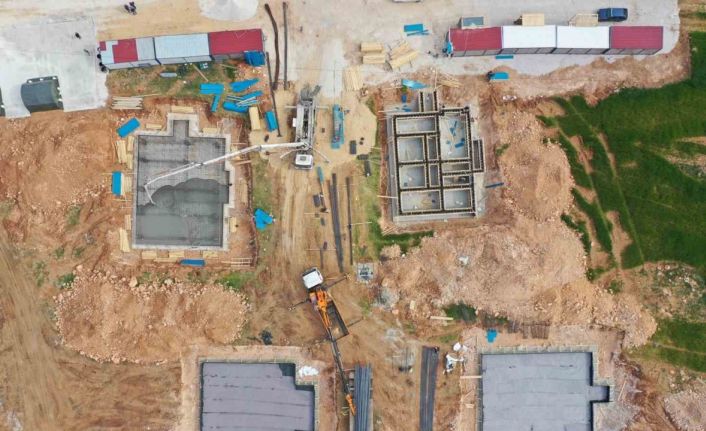 İkinci depremin merkezi Elbistan’da köy evlerinin temelleri yükseliyor