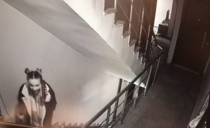 İstanbul’da akıl almaz tuzak kamerada: Buluşma vaadiyle eve çağırıp gasp ettiler