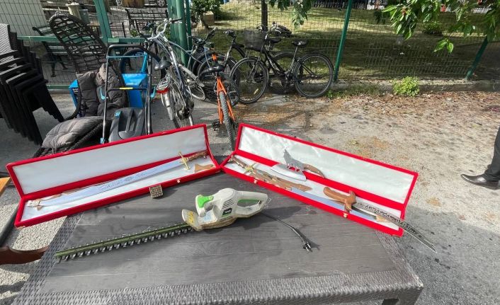 İznik polisi hırsızı evine kadar kovalayarak yakaladı, onlarca çalıntı eşya ele geçirdi