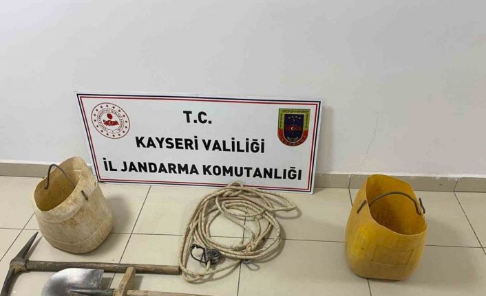 Kaçak kazı yapan şahıs jandarmaya yakalandı