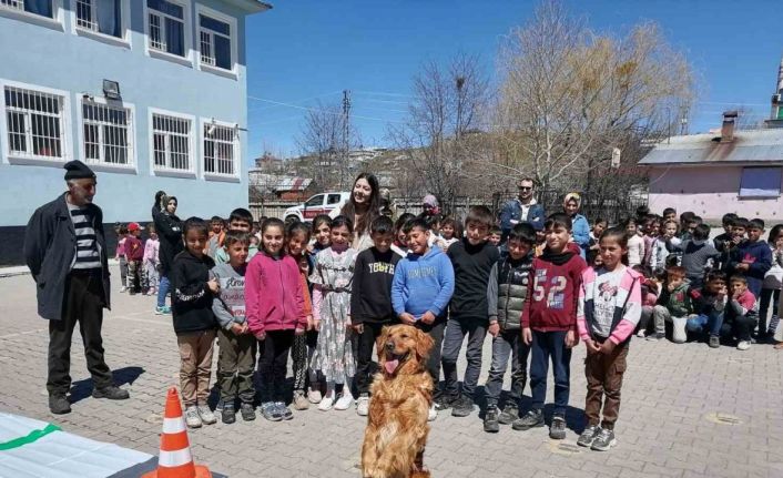 Karlıova’da öğrencilere trafik güvenliği eğitimi verildi