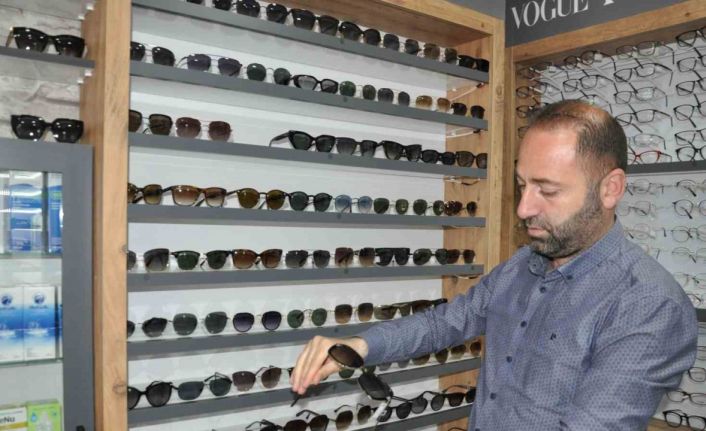 Kars’ta uzmanlardan sahte güneş gözlüğü uyarısı