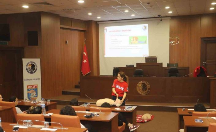 Kartal Belediyesi’nde ‘100 Kadın 100 Nefes’ projesi başladı