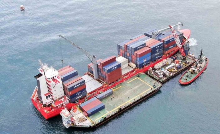 Kastamonu 48 gün önce karaya oturan yük gemisinde tahliye çalışmaları sürüyor